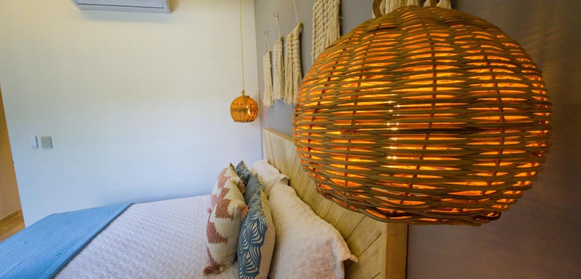 Seascape Apartment Near The Beach With A Sea-View Rooftop And Infinity Pool 툴룸