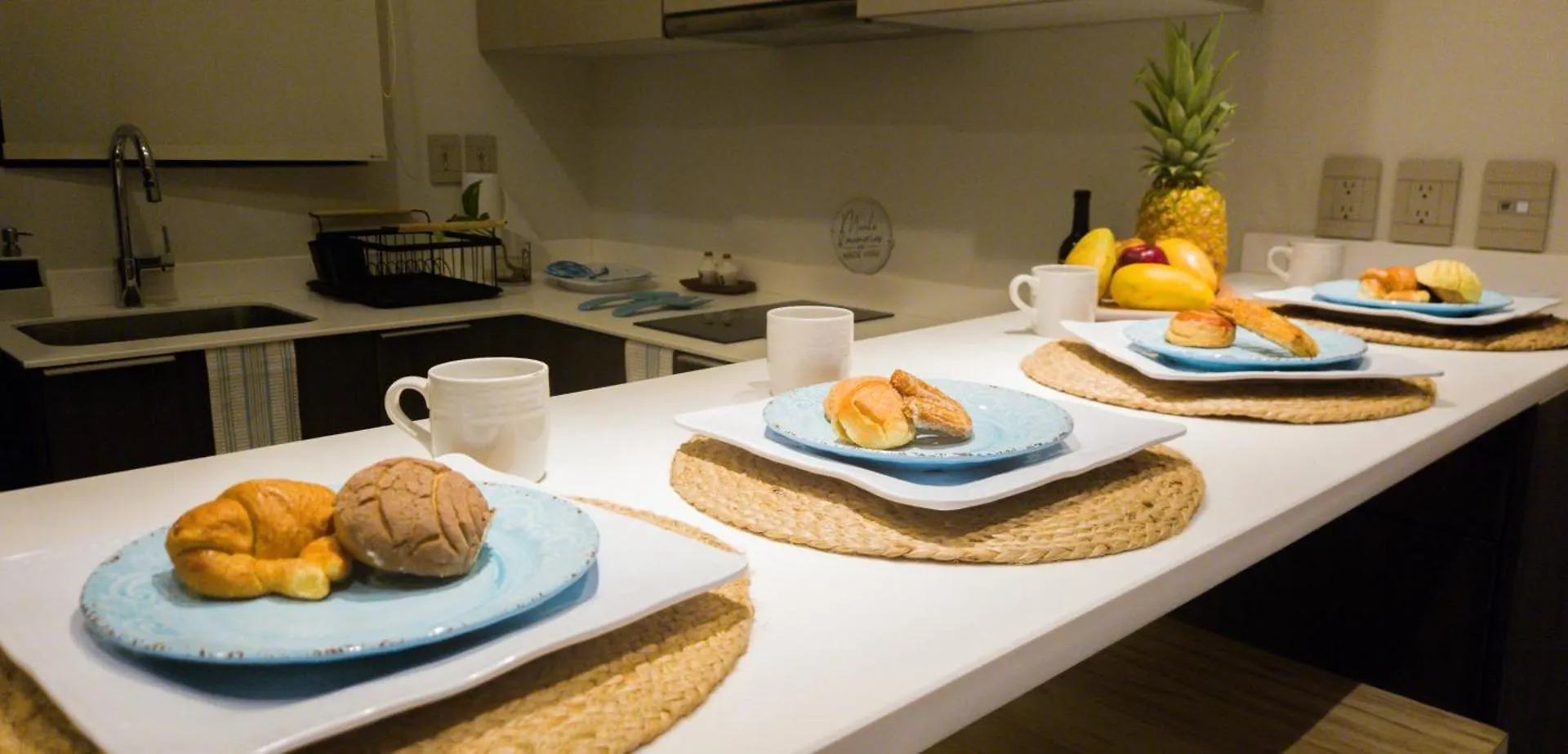 Seascape Apartment Near The Beach With A Sea-View Rooftop And Infinity Pool 툴룸
